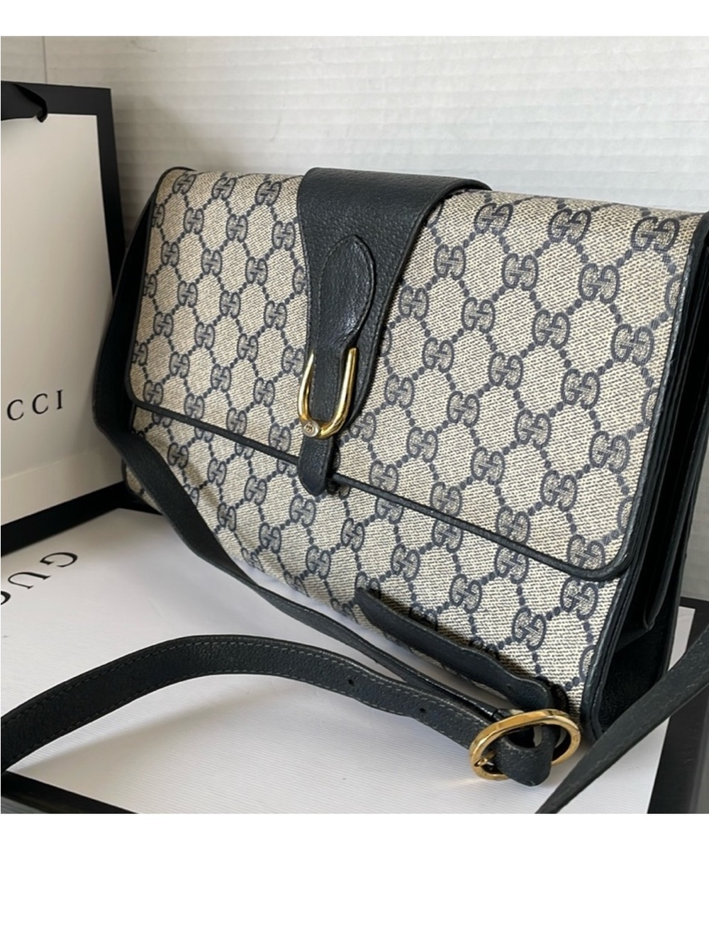 ✋Price Drop ✋Authentic Gucci GG Supreme Leather Shoulder Bag/ Crossbody Bag.
